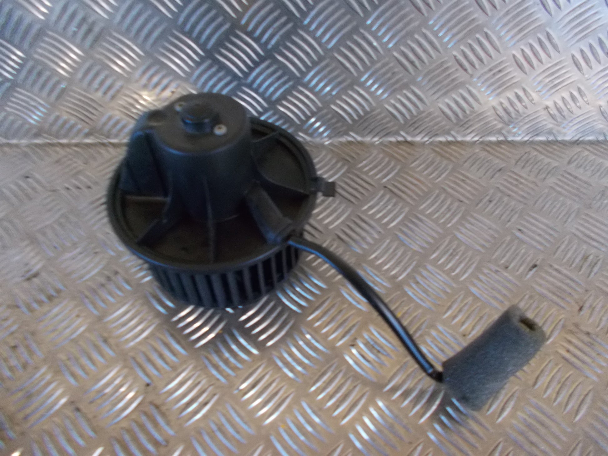 VW Transporter T4 Varmeblæser Med OEM Nr. 701819021B Fra VW Ophugger