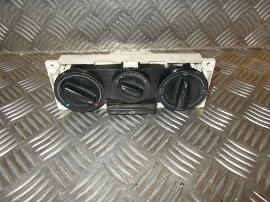 VW Transporter T4 Varmeregulering Med OEM Nr. 7D819045L Fra VW Ophugger