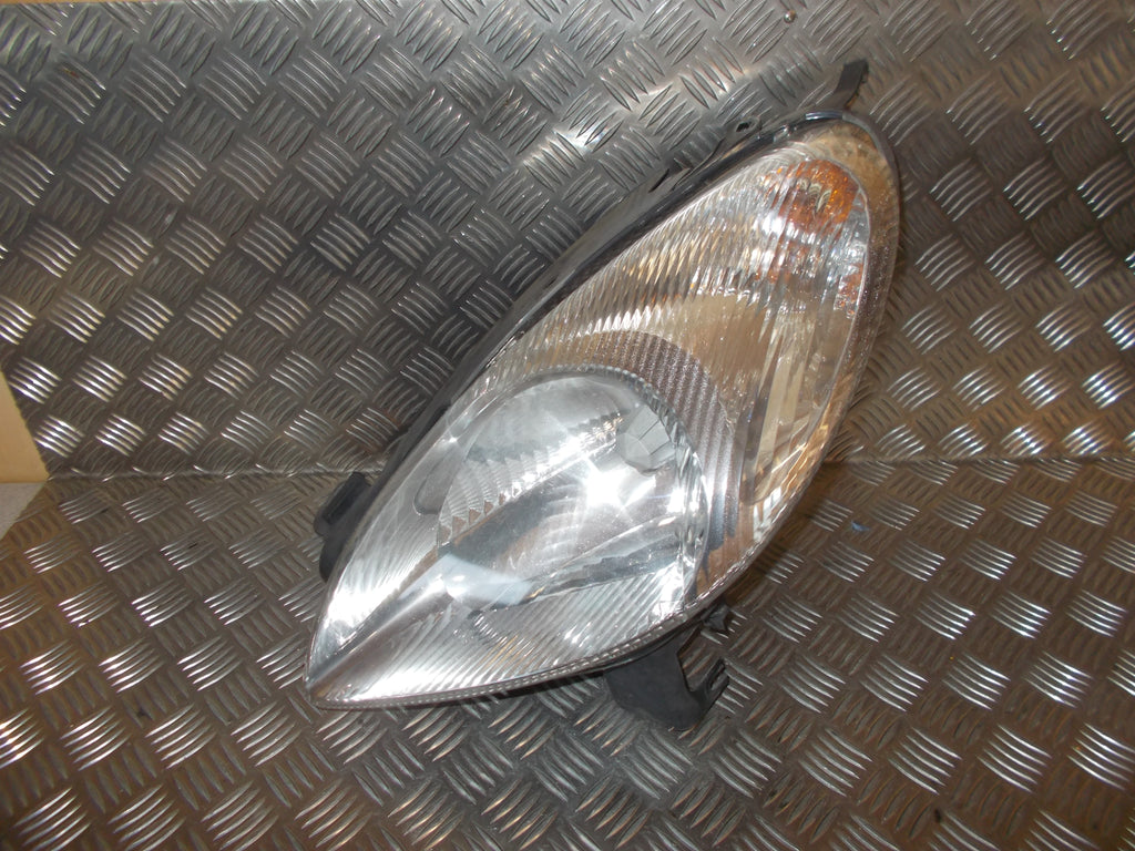 Citroen Xsara Picasso Forlygte Med OEM Nr. 6208W0 Fra Citroen Ophugger
