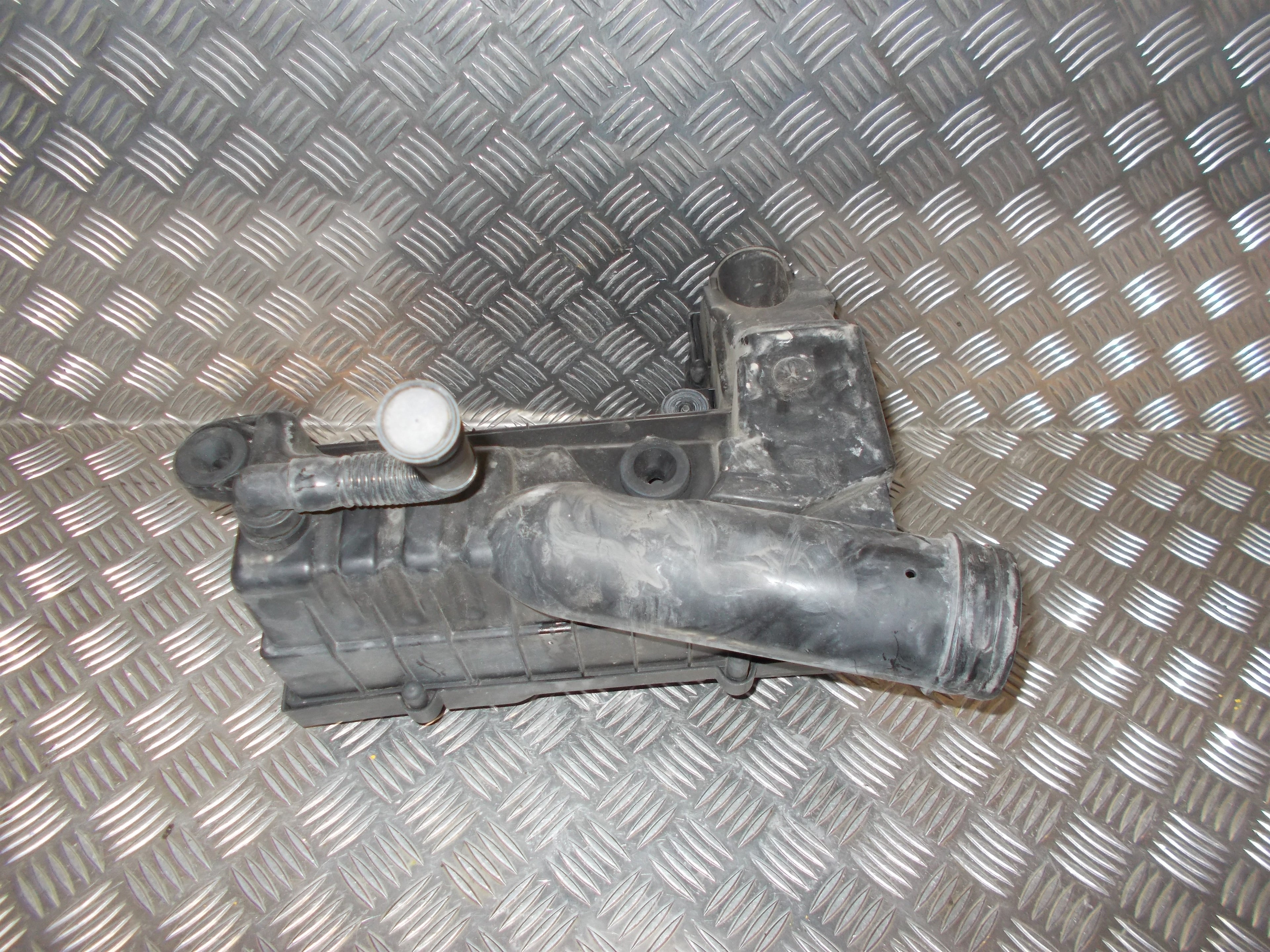 VW Touran 1T/Gp Luftfilterkasse  Med OEM Nr. 3C0129607AP Fra VW Ophugger