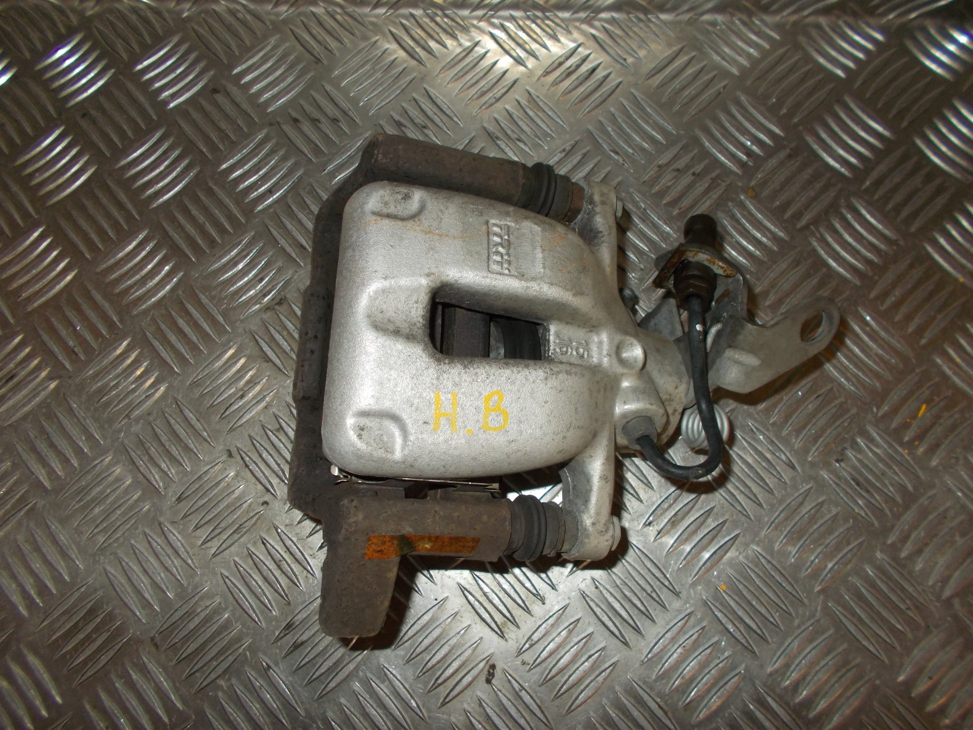 VW Touran 1T GP Bremsekaliber HB Med OEM Nr. 1K0615424M Fra VW Ophugger