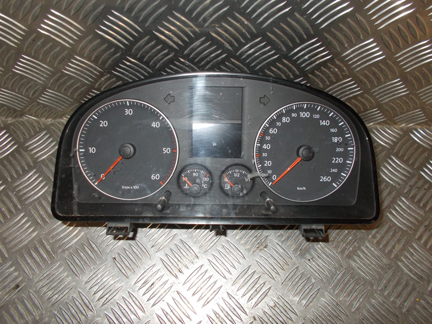 VW Touran 1T GP Speedometer - Instrument Med OEM Nr. 1T0920863E Fra VW Ophugger