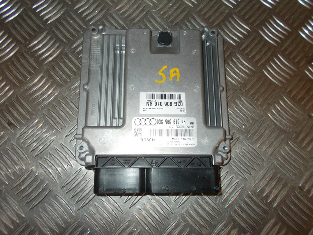 Audi A4 Motorstyring - Motorstyreboks - Injection Elboks Med OEM Nr. 03G906016KN Fra Audi Ophugger