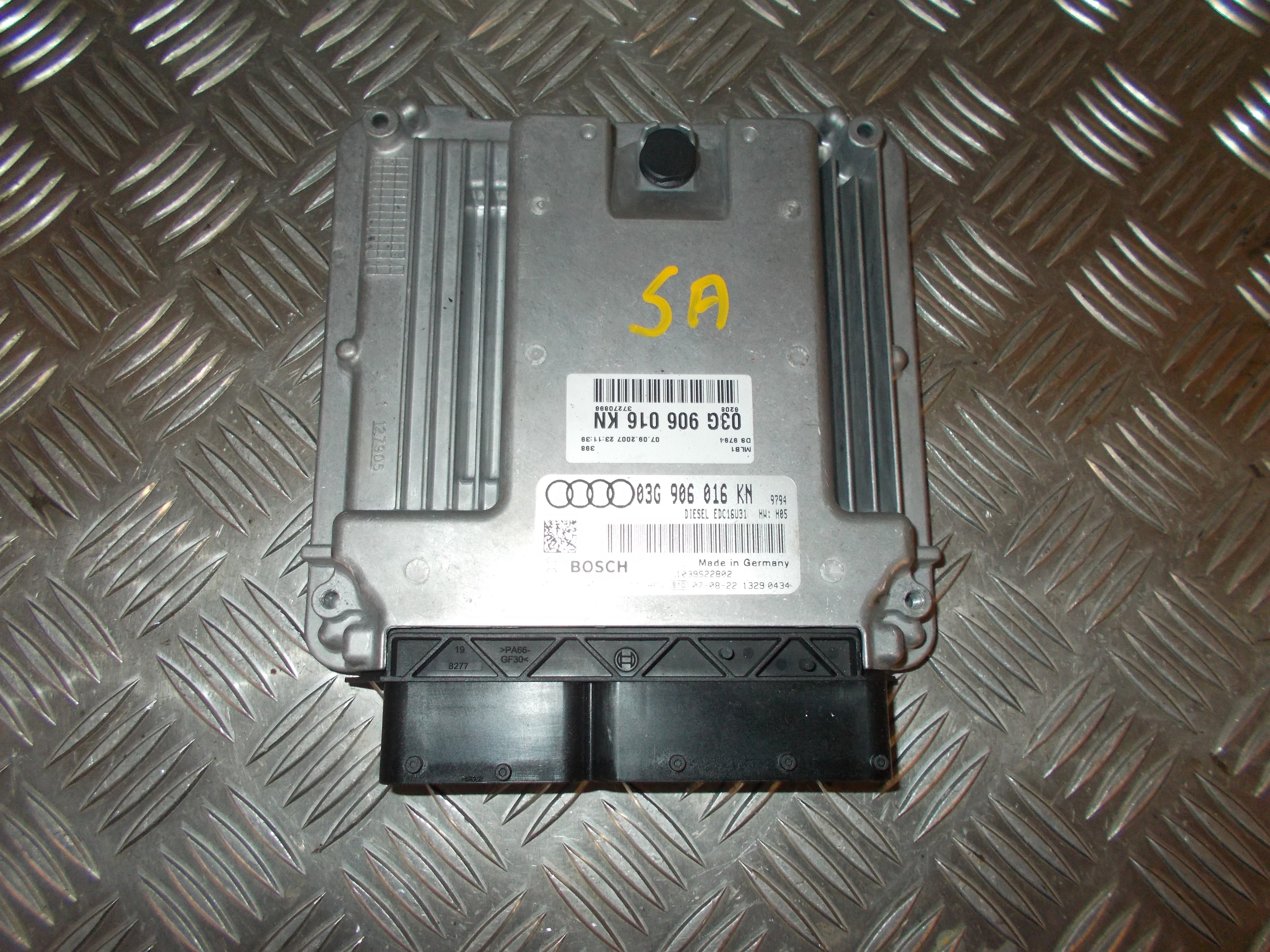 Audi A4 Motorstyring - Motorstyreboks - Injection Elboks Med OEM Nr. 03G906016KN Fra Audi Ophugger