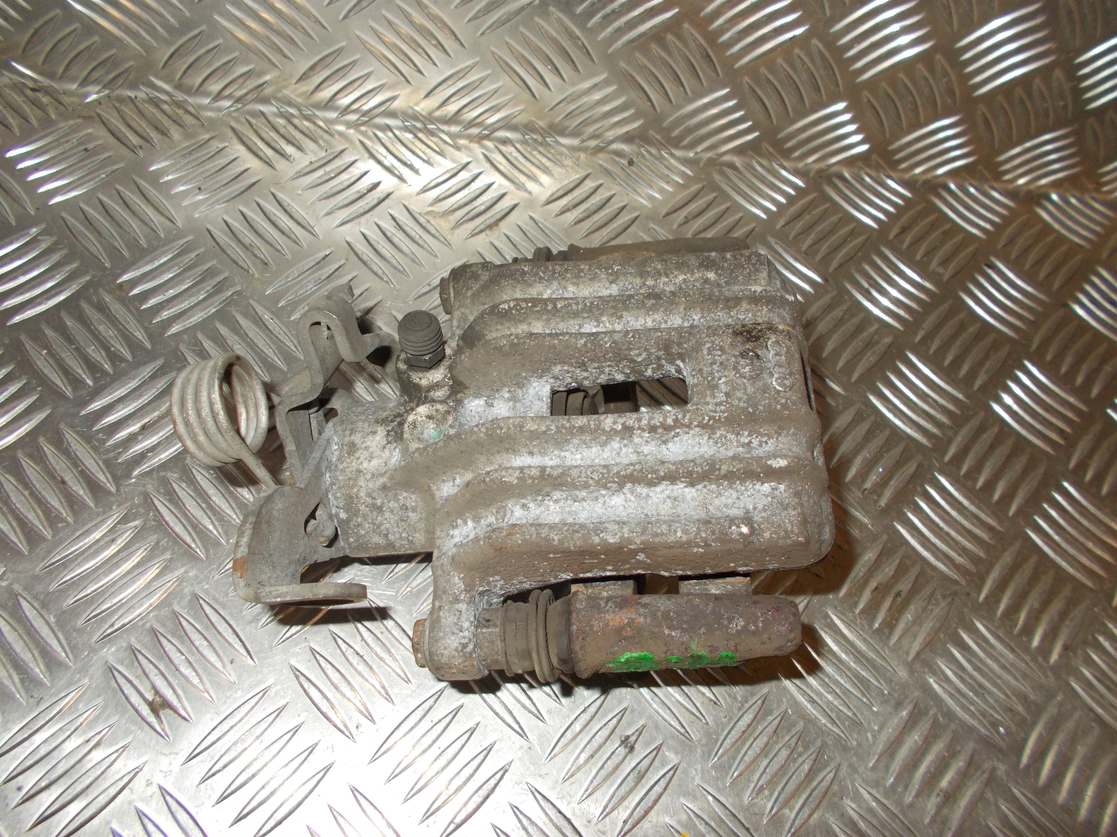 Audi A4 Bremsekaliber Hb Med OEM Nr. 8E0615424G Fra Audi Ophugger