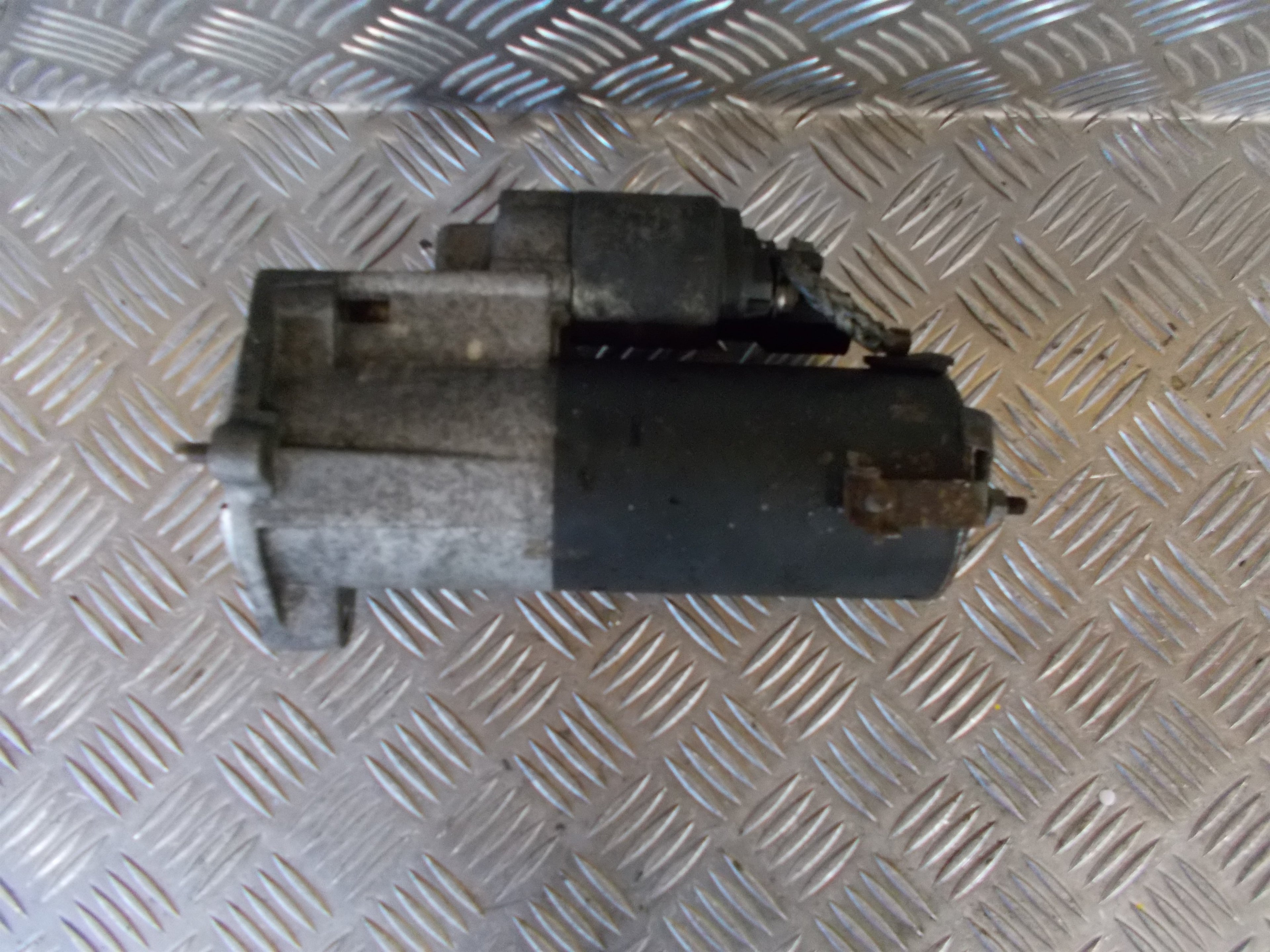Audi A4 Starter Med OEM Nr. 0001125053 Fra Audi Ophugger