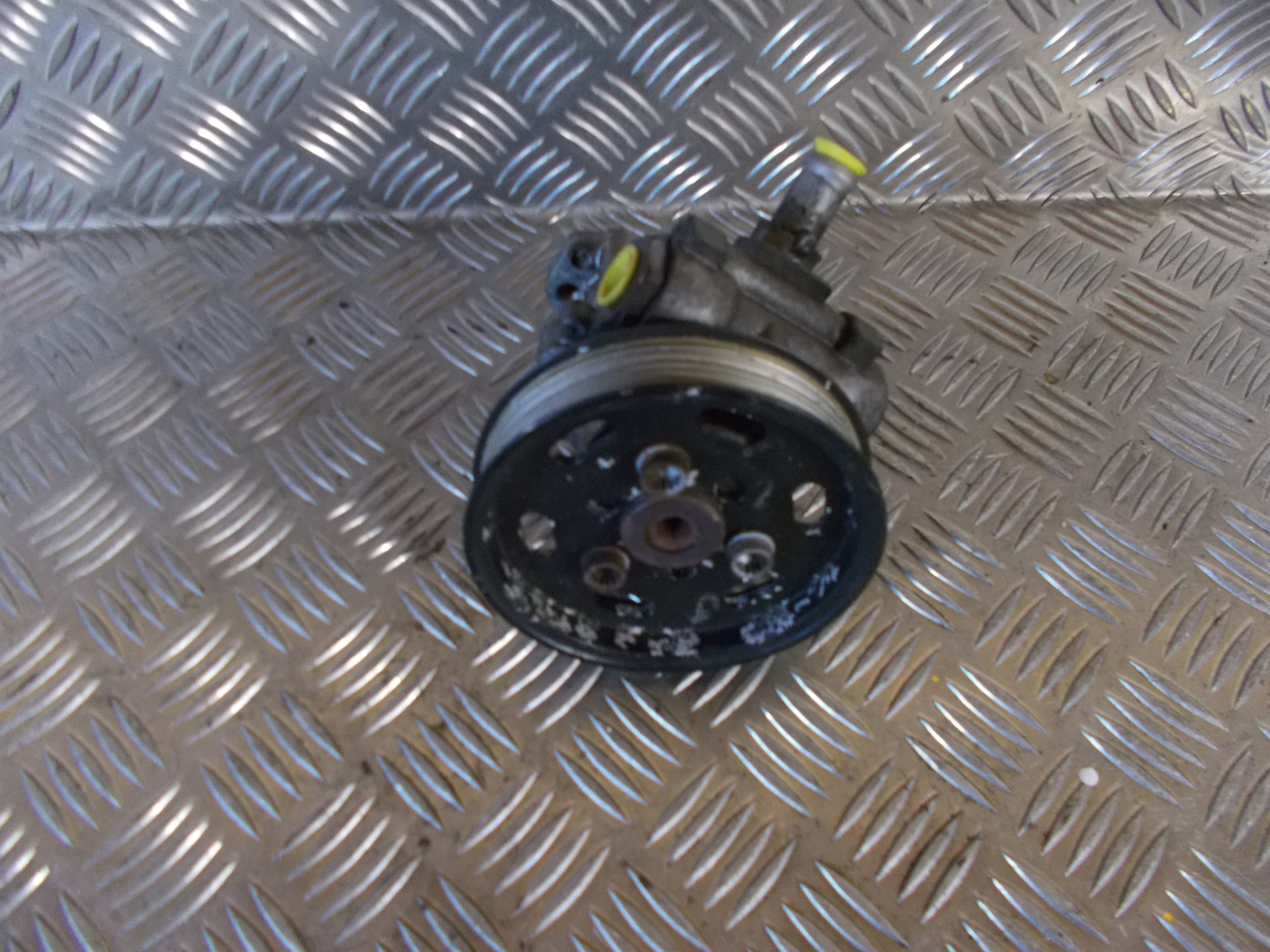 Audi A4 Servopumpe Med OEM Nr. 8E0145155N Fra Audi Ophugger