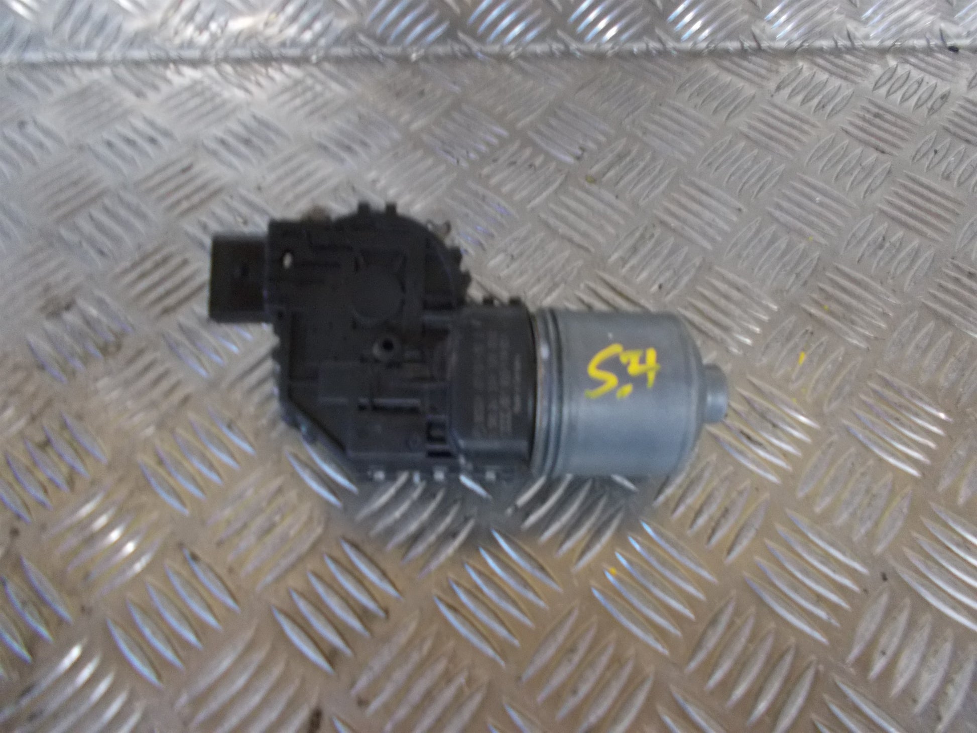 Audi A4 8E/8H Viskermotor Med OEM Nr. 0390241509 Fra Audi Ophugger