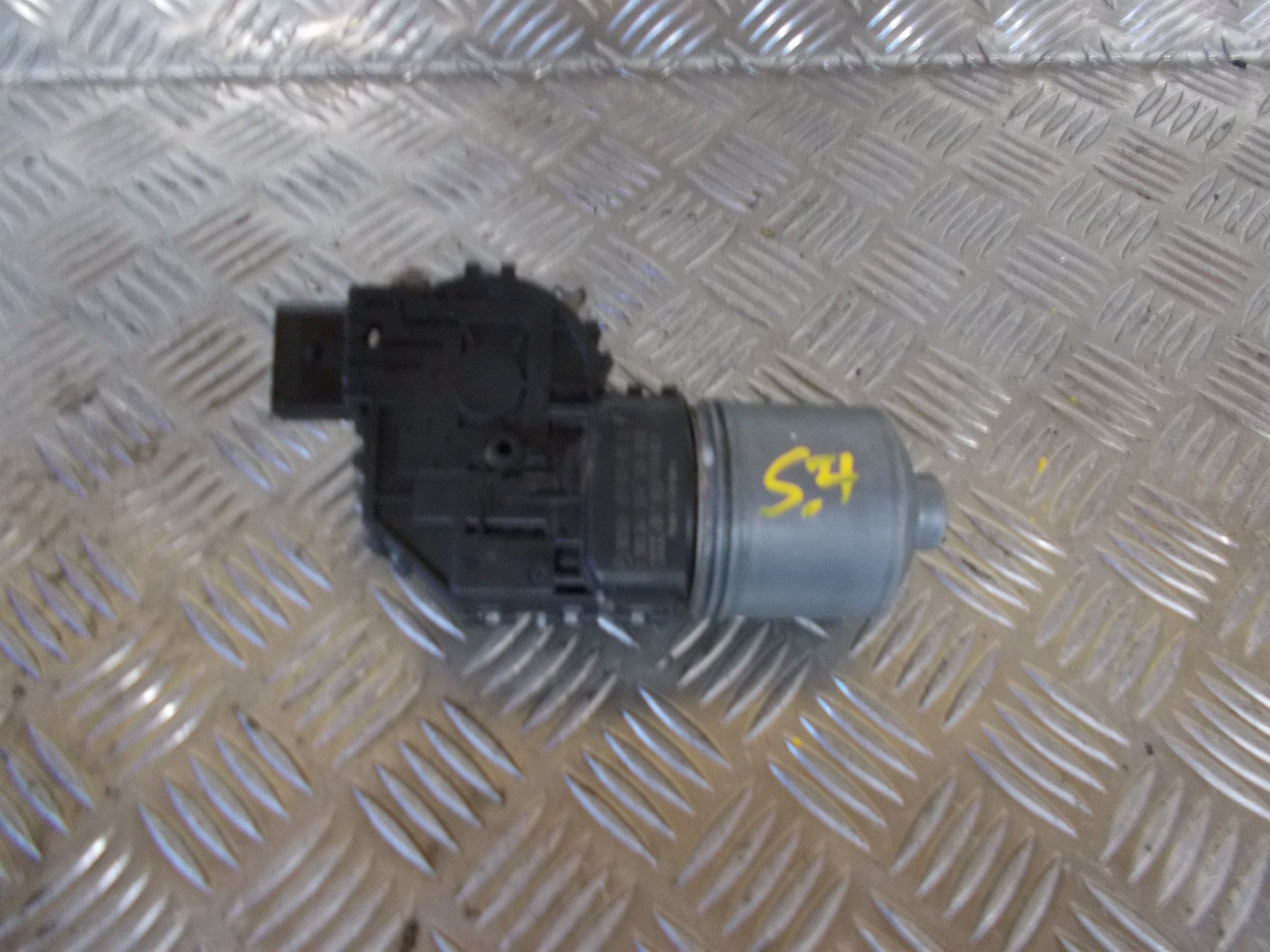 Audi A4 Viskermotor Med OEM Nr. 0390241509 Fra Audi Ophugger