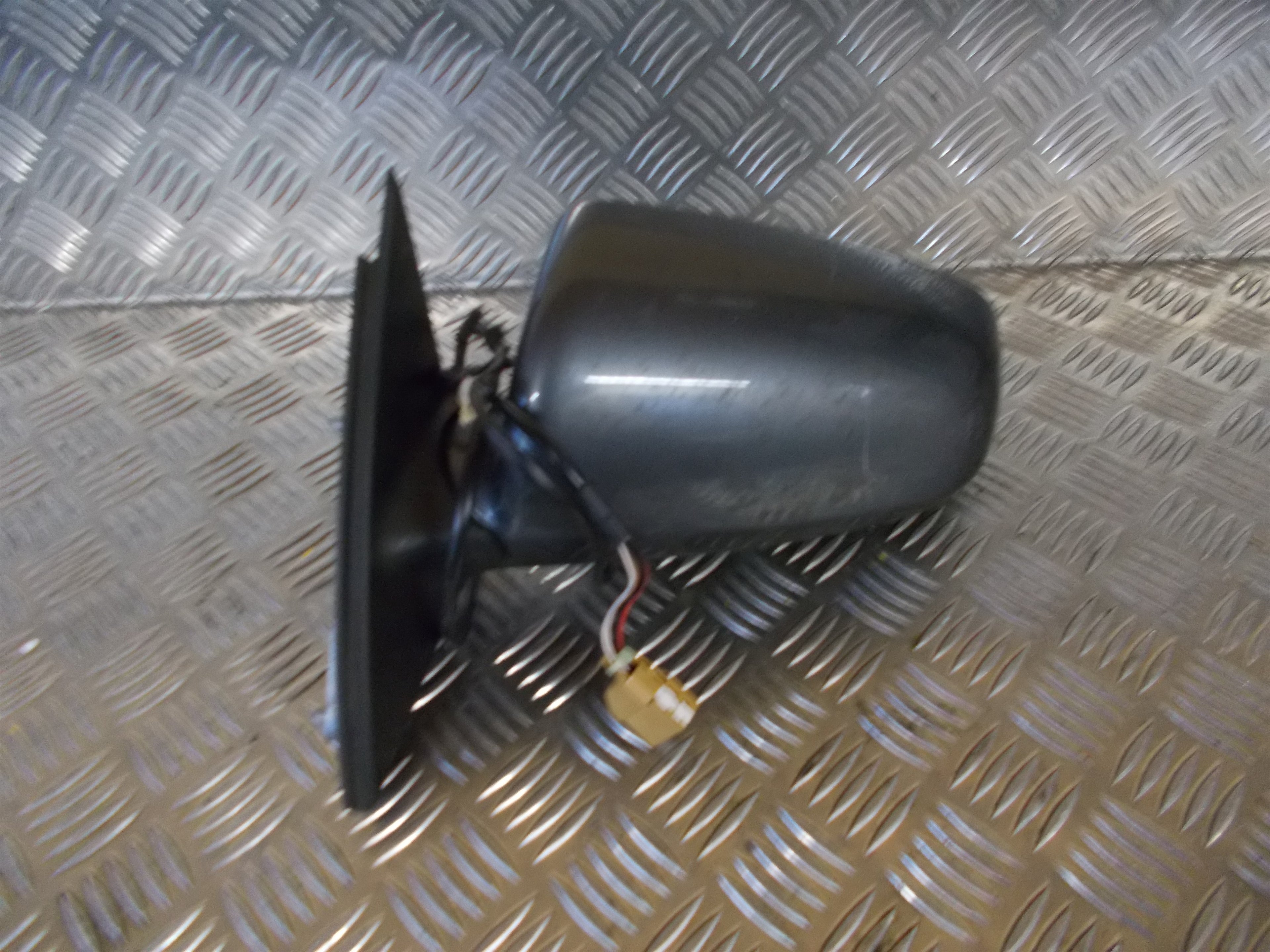 Audi A4 Sidespejl Med OEM Nr. 8E1858531AA Fra Audi Ophugger
