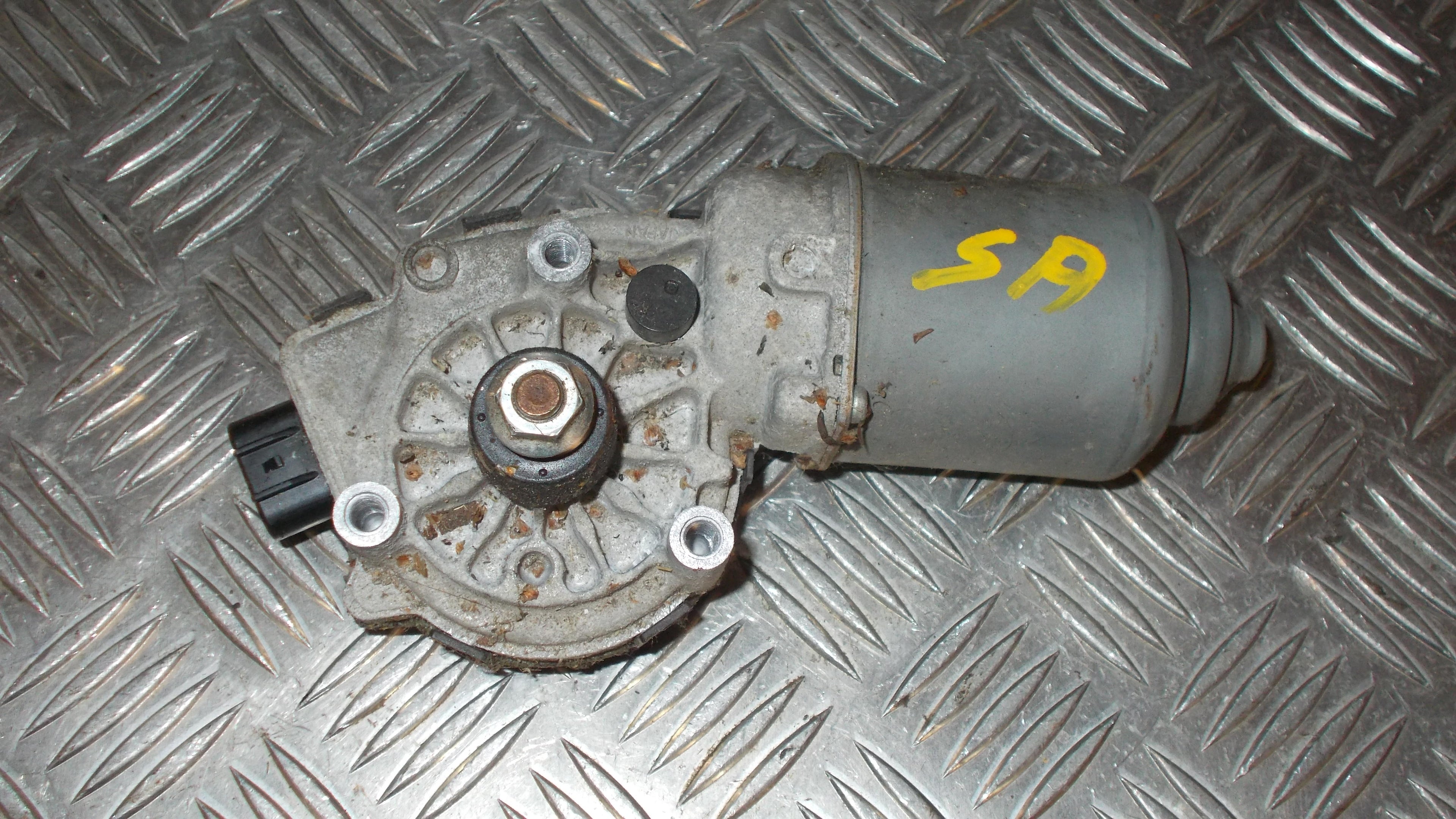 Suzuki Sx4 Viskermotor Med OEM Nr. Ophugger Fra Suzuki Ophugger