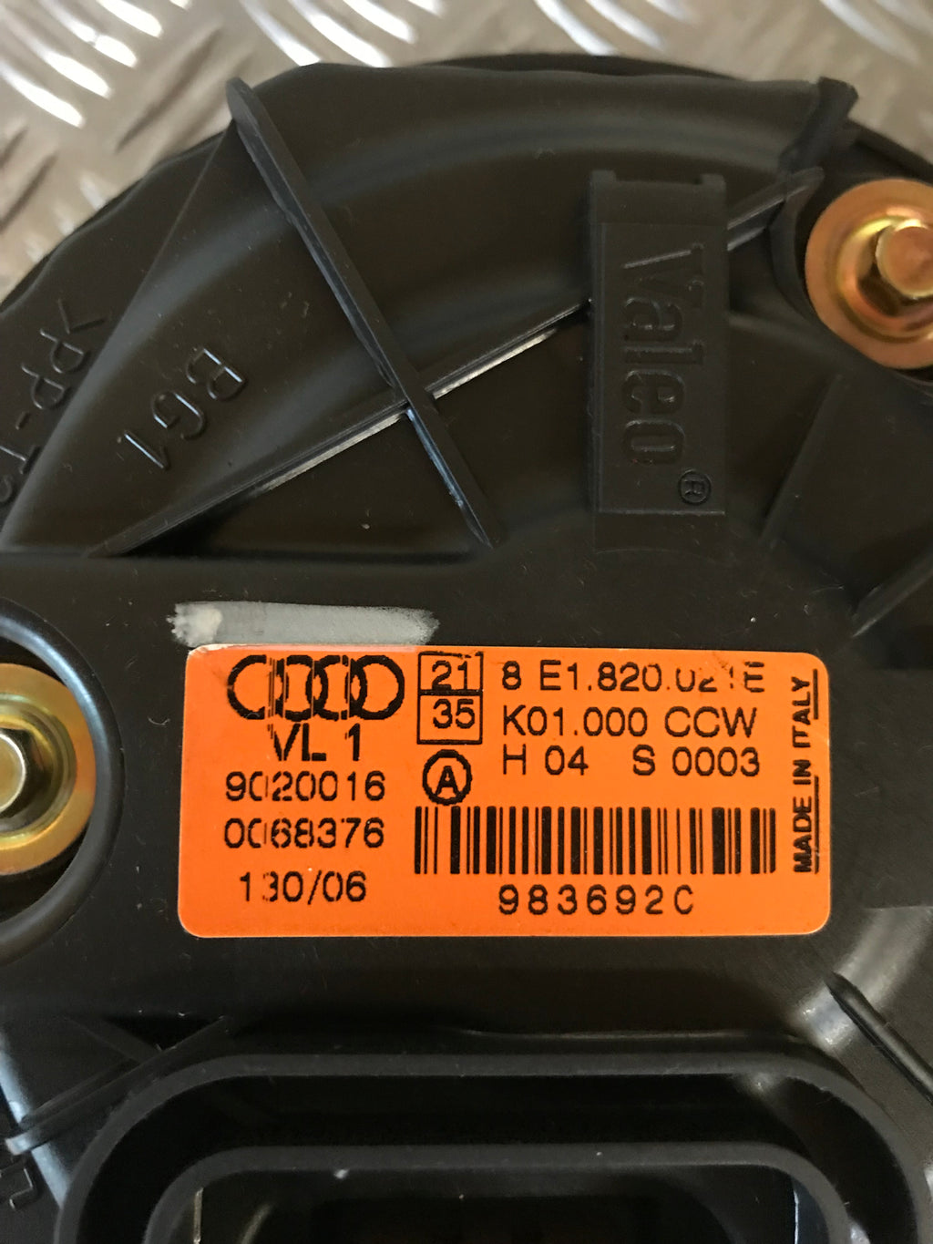 Audi A4 Varmeblæser Med OEM Nr. 8E1820021E Fra Audi Ophugger