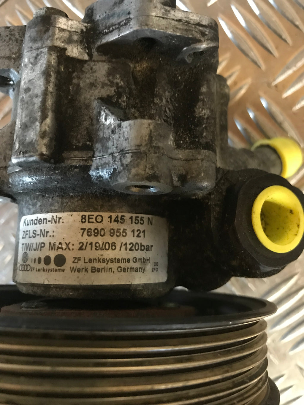 Audi A4 Servopumpe Med OEM Nr. 8E0145155N Fra Audi Ophugger