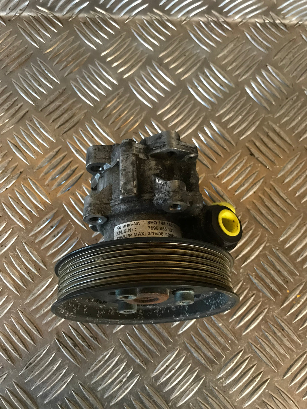 Audi A4 Servopumpe Med OEM Nr. 8E0145155N Fra Audi Ophugger