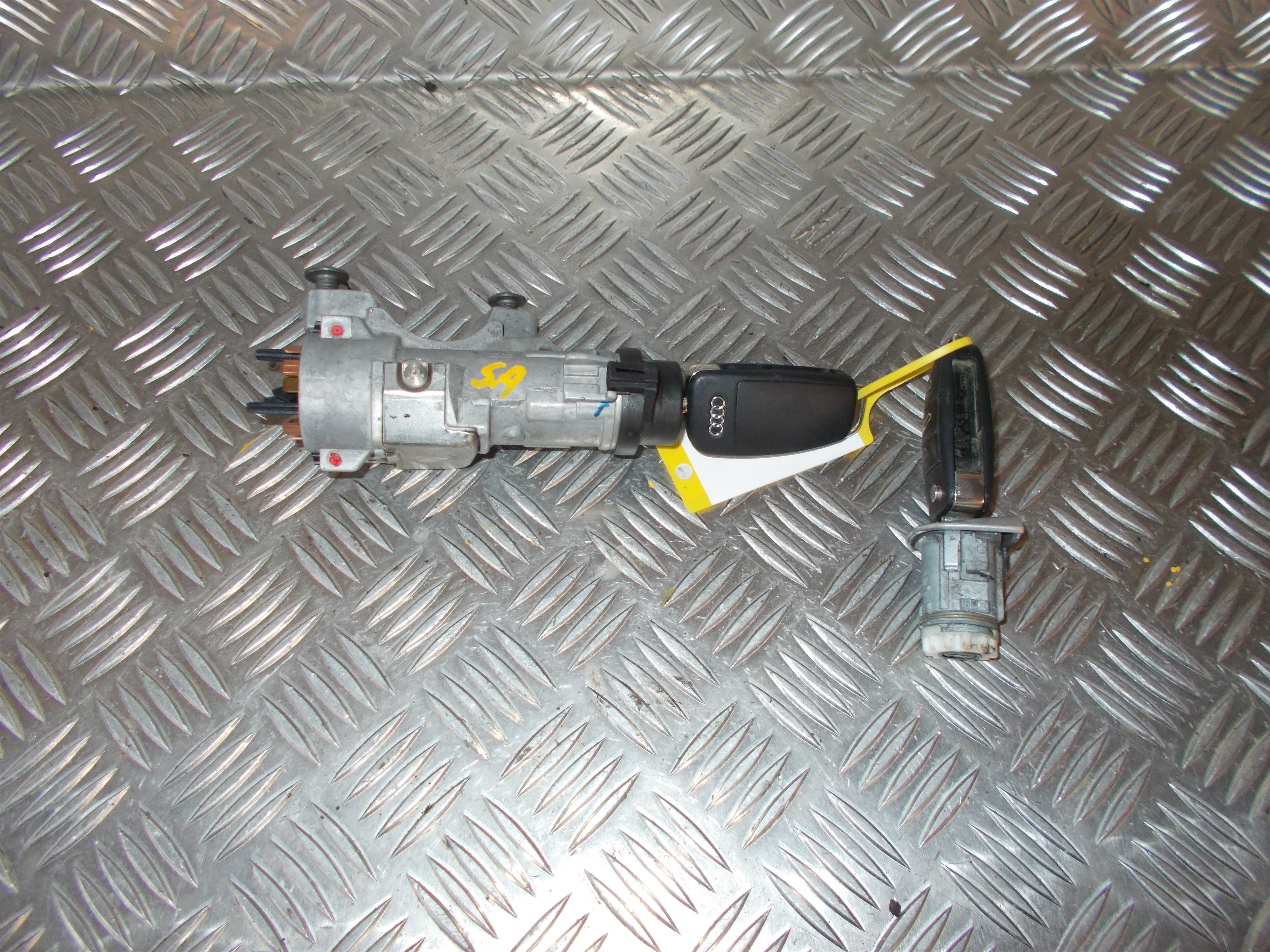 Audi A4 Ratlås Med OEM Nr. 4B0905851N Fra Audi Ophugger