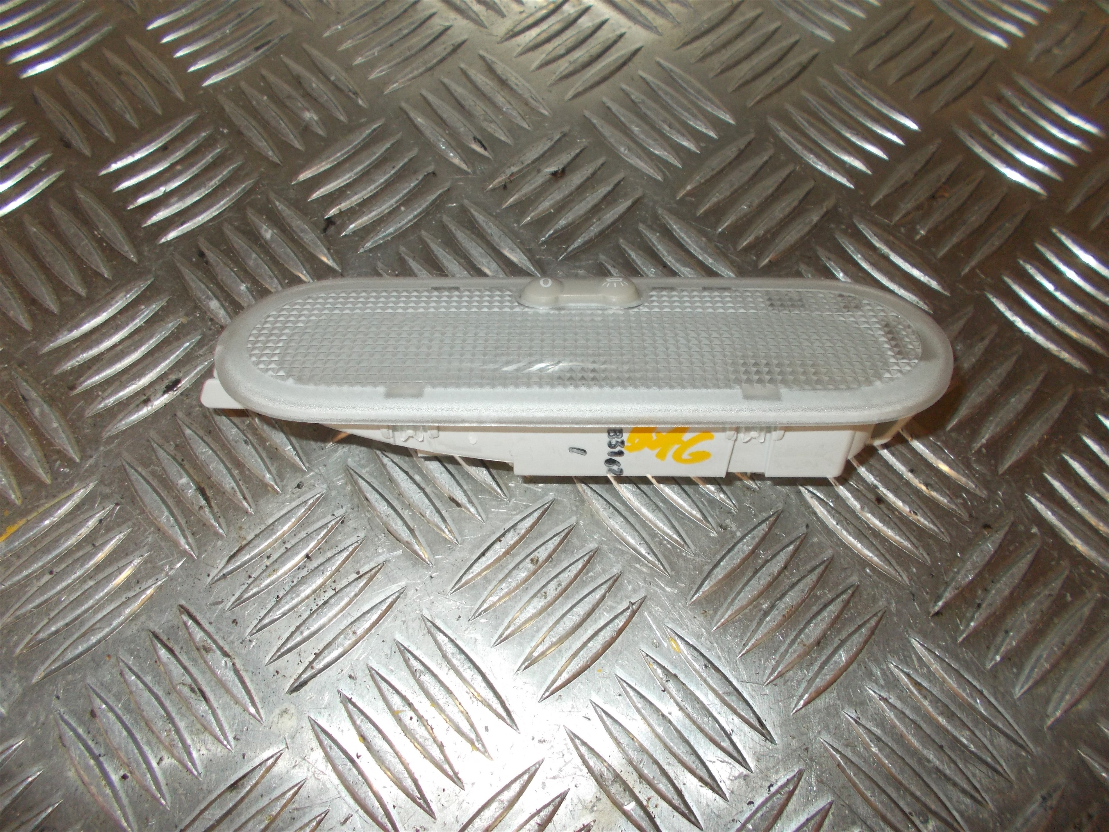 Nissan Note Loftslys Med OEM Nr. Ophugger Fra Nissan Ophugger