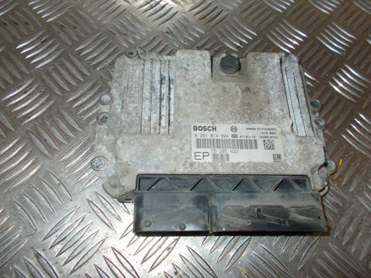 Opel Zafira B Motorstyring - Motorstyreboks - Injection Elboks Med OEM Nr. 55205622 Fra Opel Ophugger