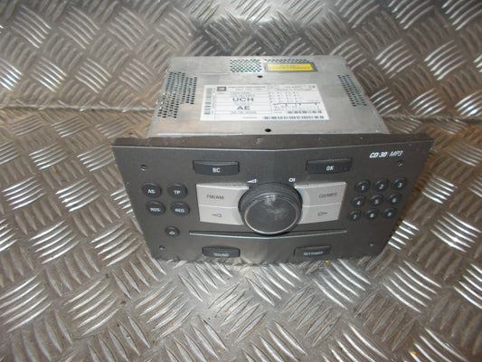 Opel Zafira B Radio M/Cd Med OEM Nr. Ophugger Fra Opel Ophugger