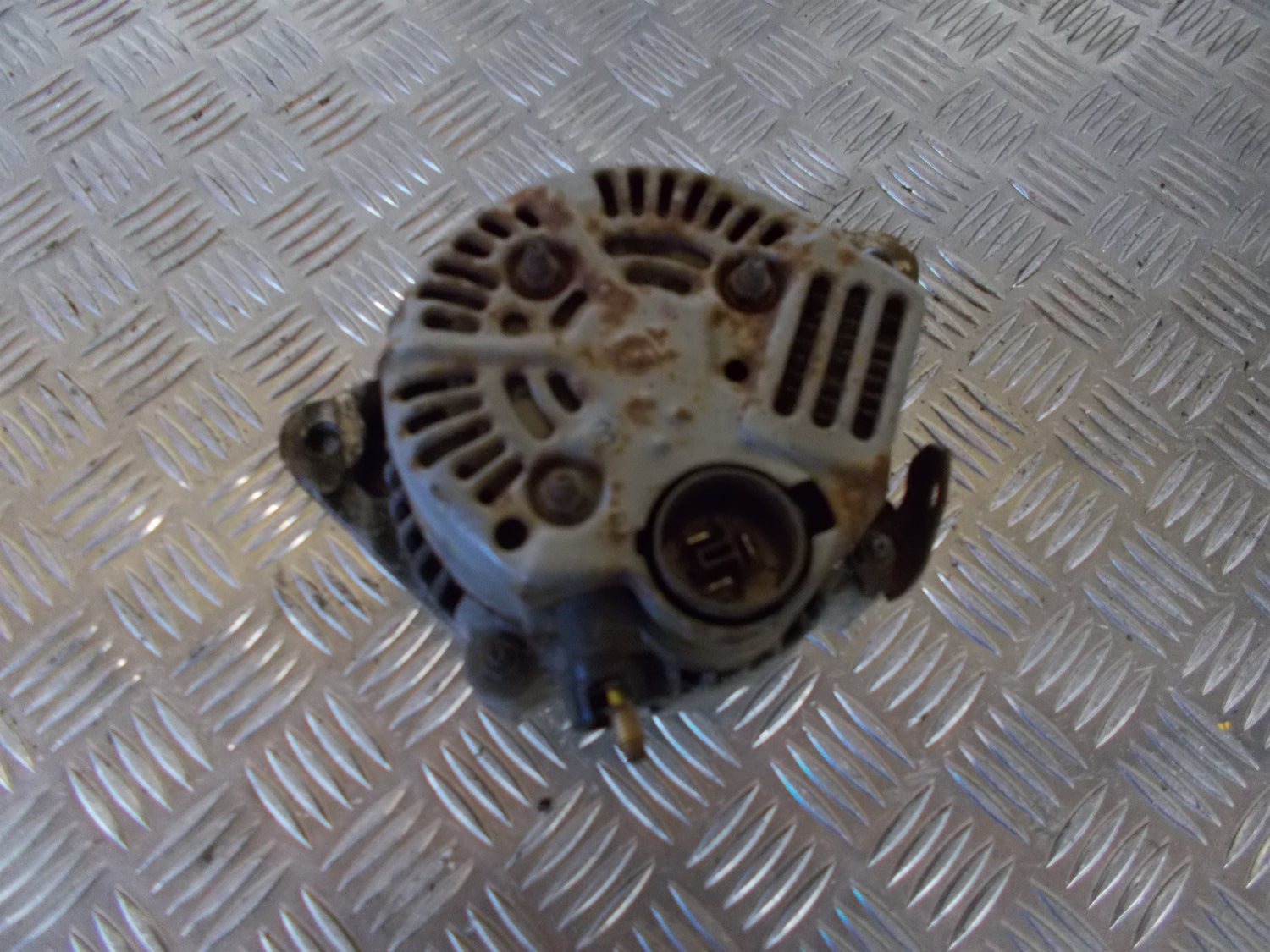 Honda Accord Cb Generator Med OEM Nr. 1002117530 Fra Honda Ophugger