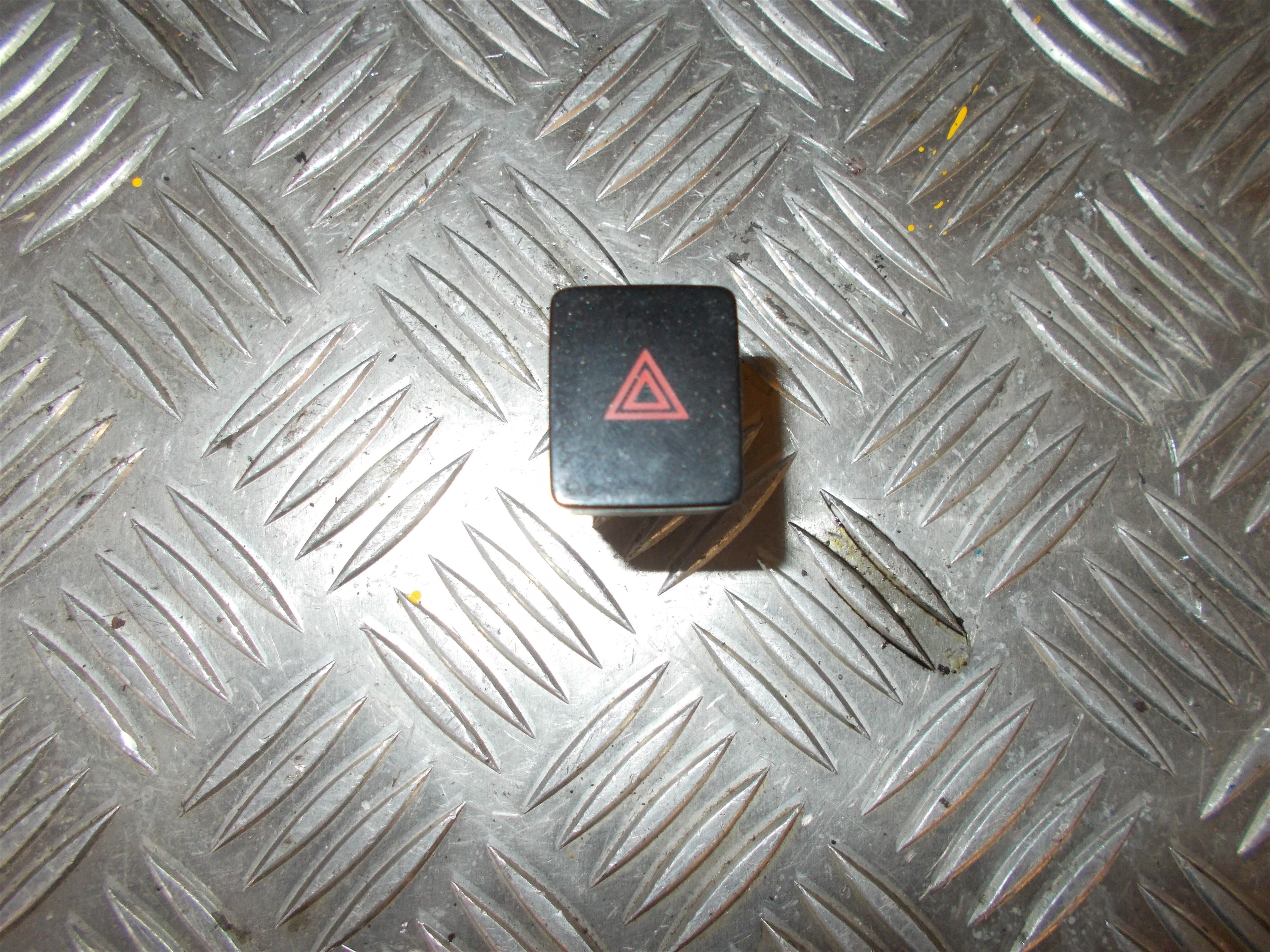 Nissan Note Kontakt Katastrofe Med OEM Nr. 3605B Fra Nissan Ophugger
