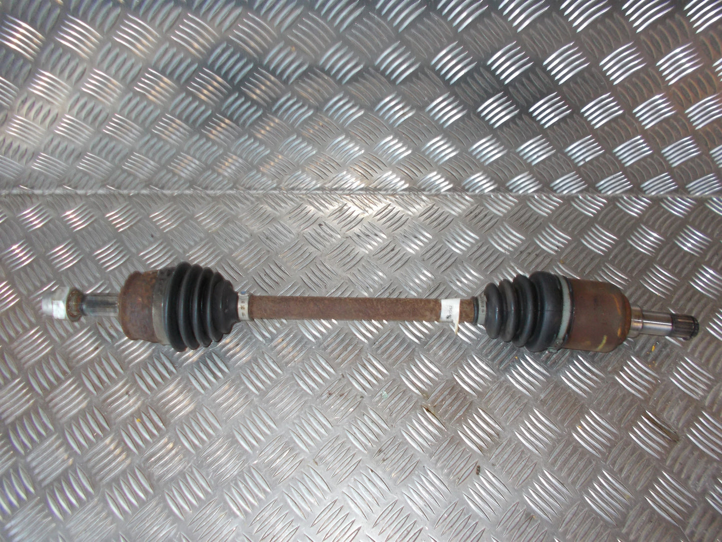 Fiat Grande Punto Trækaksel For V Med OEM Nr. 55700562 Fra Fiat Ophugger