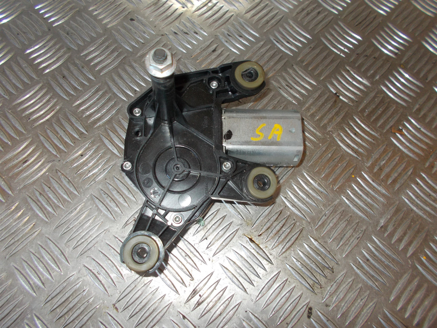 Fiat Grande Punto Bagrudevisker Motor Med OEM Nr. 53025712 Fra Fiat Ophugger