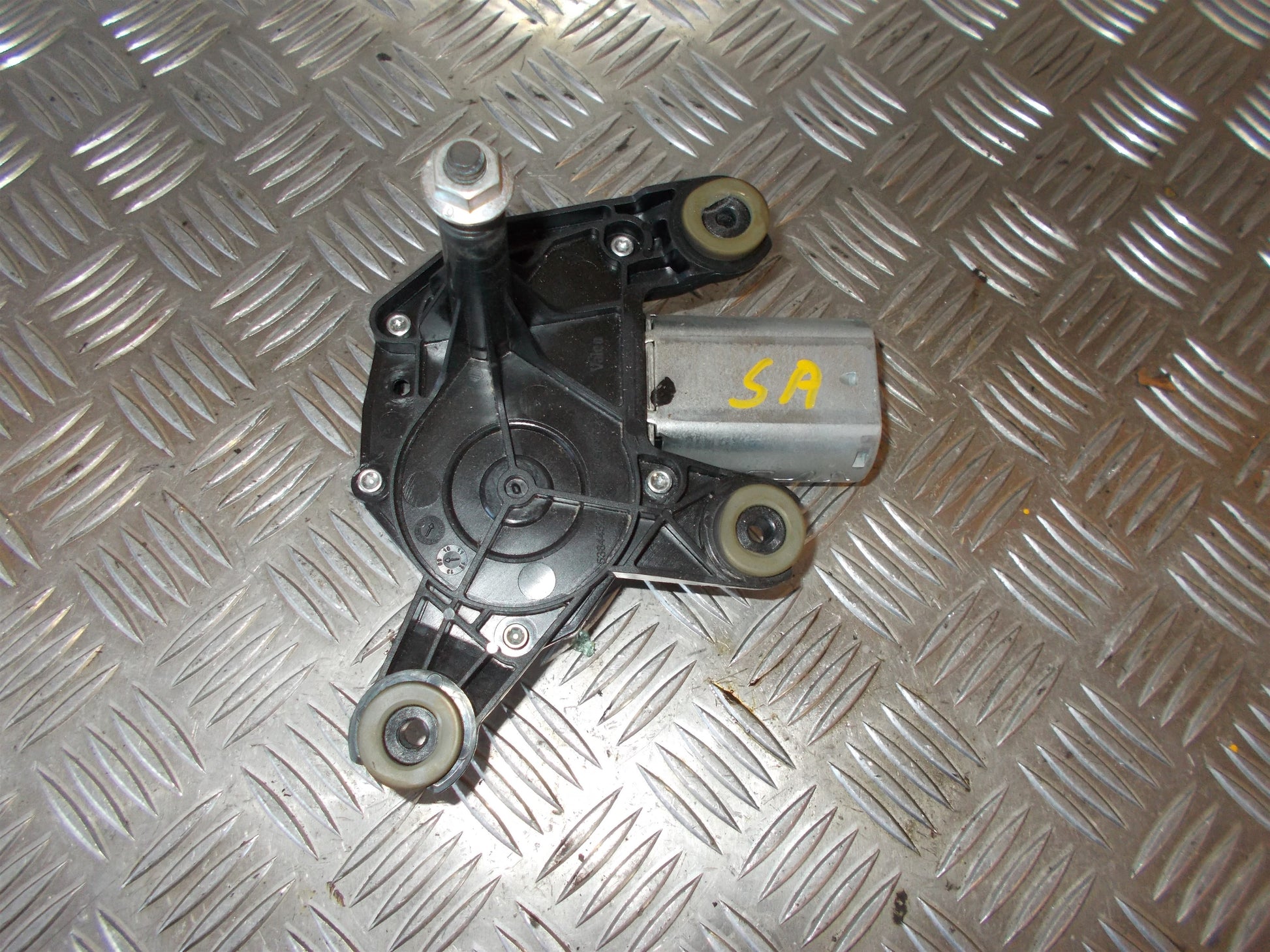 Fiat Grande Punto Bagrudevisker Motor Med OEM Nr. 53025712 Fra Fiat Ophugger