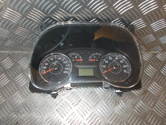 Fiat Grande Punto Speedometer - Instrument Med OEM Nr. 51828069 Fra Fiat Ophugger