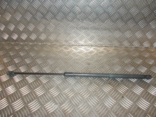 Opel Vectra C Bagklapsdæmper Med OEM Nr. 315005777 Fra Opel Ophugger