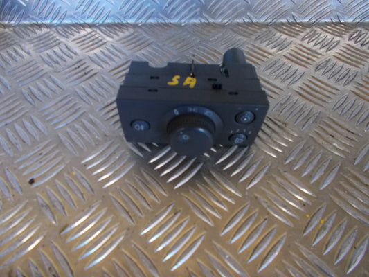 Opel Vectra C Kontakt Lys Med OEM Nr. 13229538 Fra Opel Ophugger
