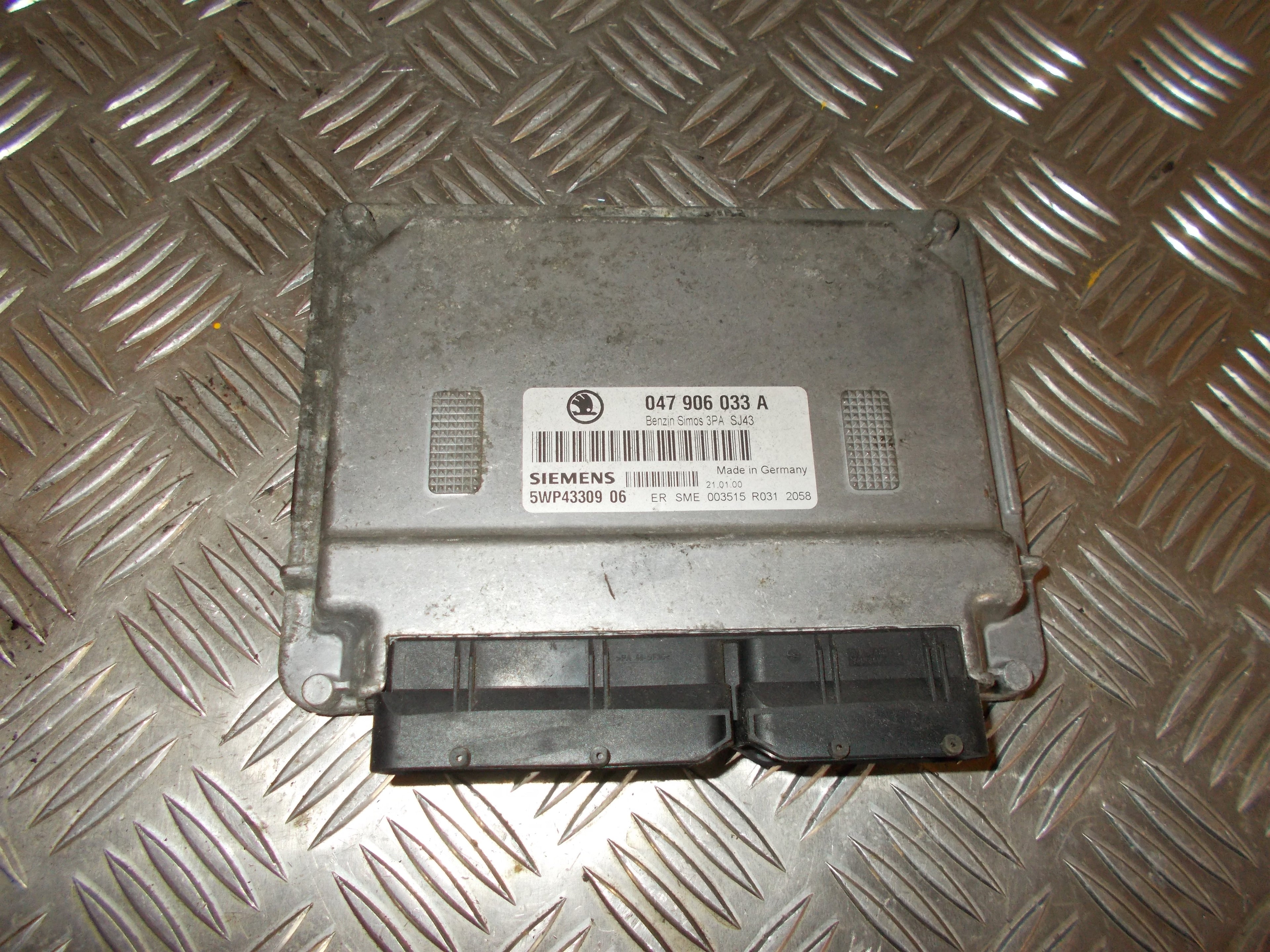 Skoda Fabia Motorstyring - Motorstyreboks - Injection Elboks Med OEM Nr. 047906033A Fra Skoda Ophugger