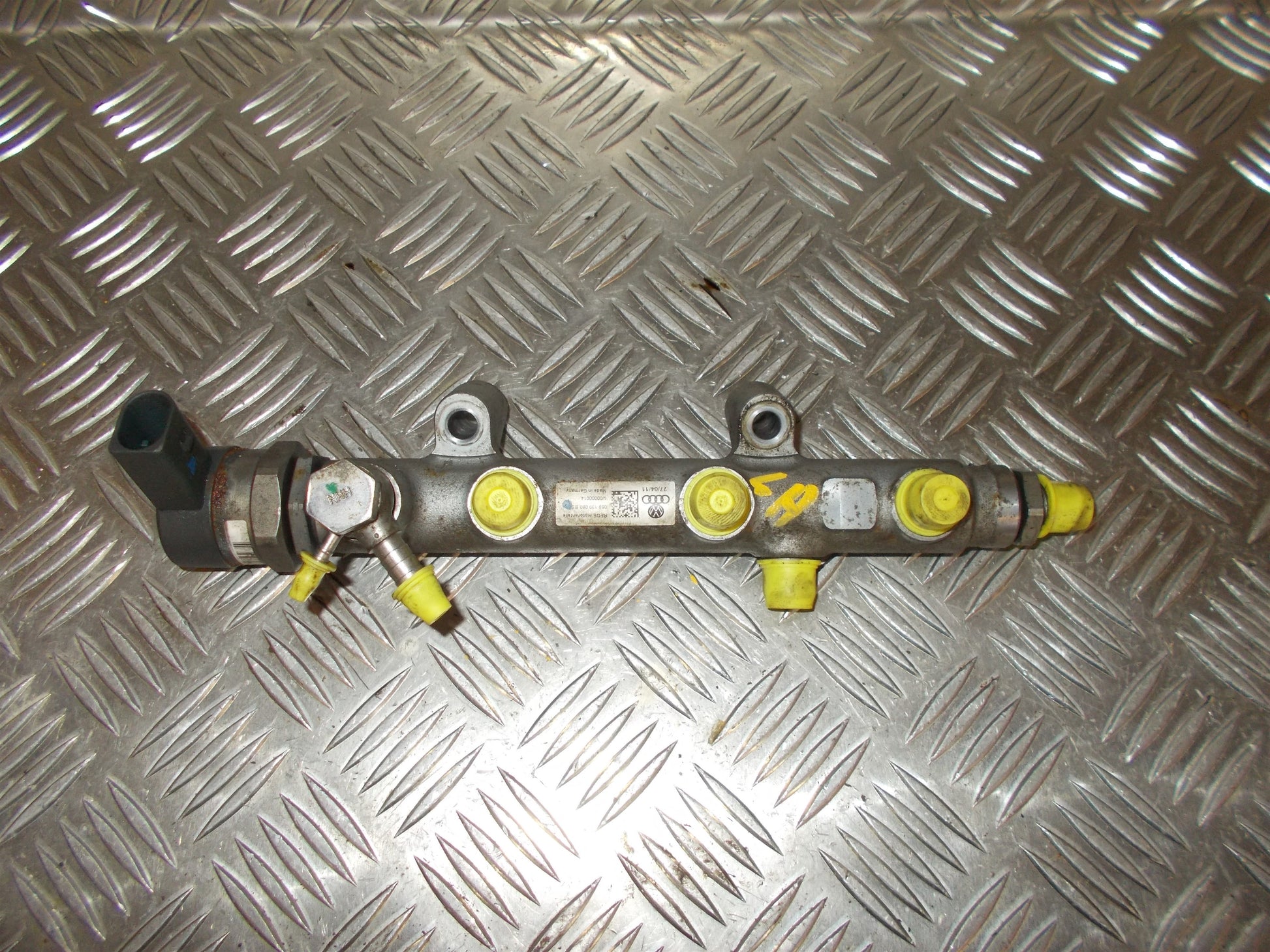 Audi A6 4G Rail Bro Med OEM Nr. 059130090BS Fra Audi Ophugger
