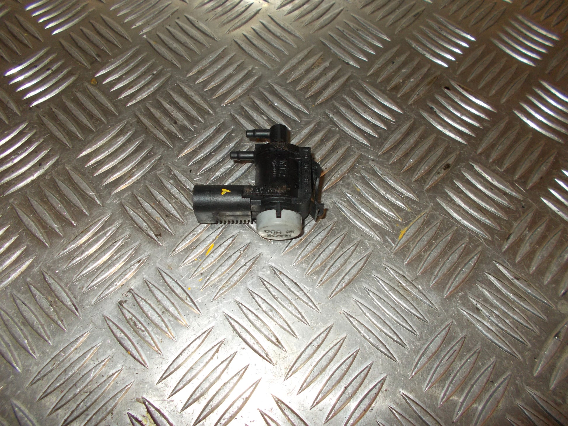 Audi A6 4G Vacuum Ventil Med OEM Nr. 1K0906283A Fra Audi Ophugger