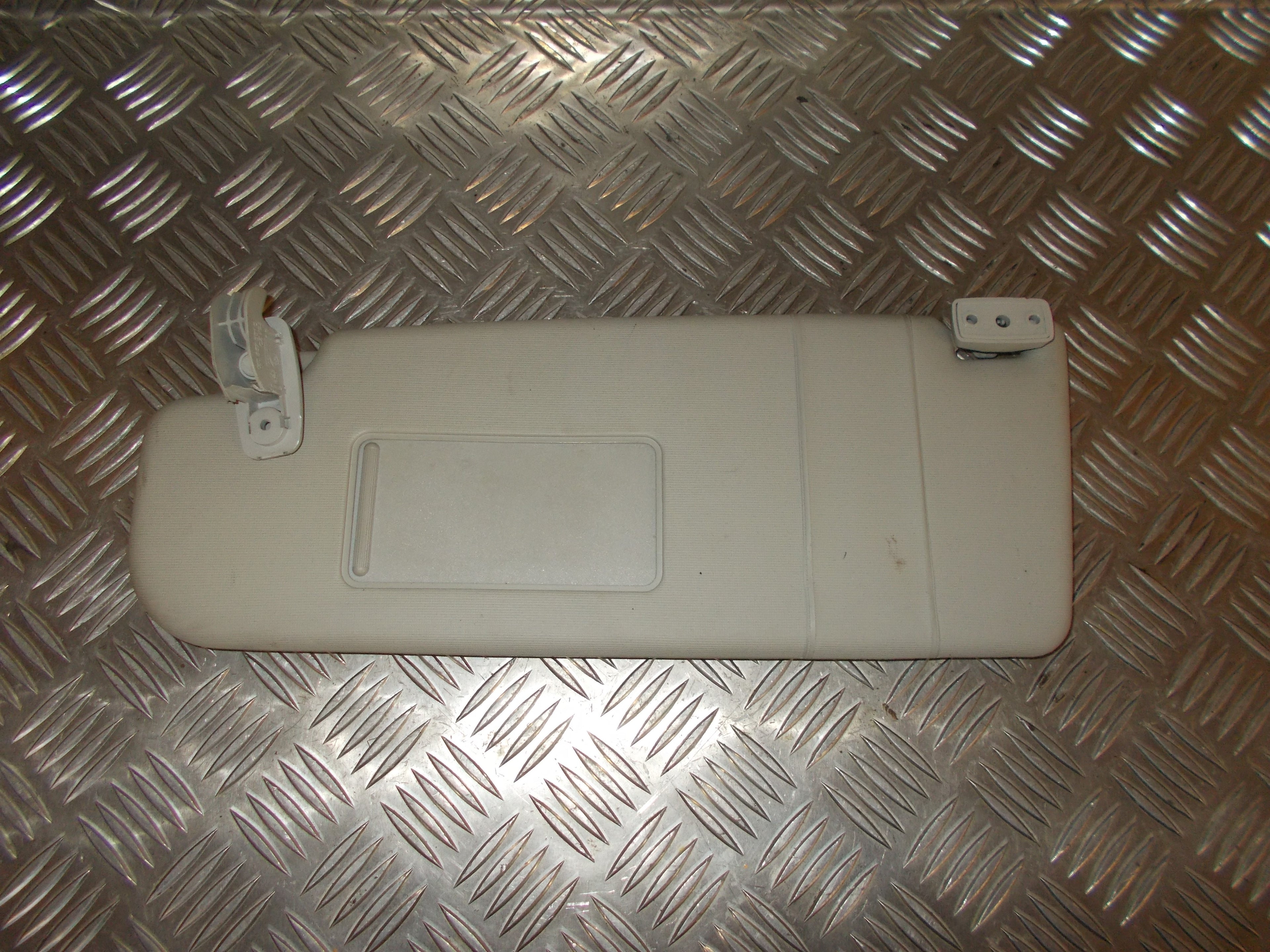 Skoda Octavia Solskærm Med OEM Nr. 1Z0857551D Fra Skoda Ophugger