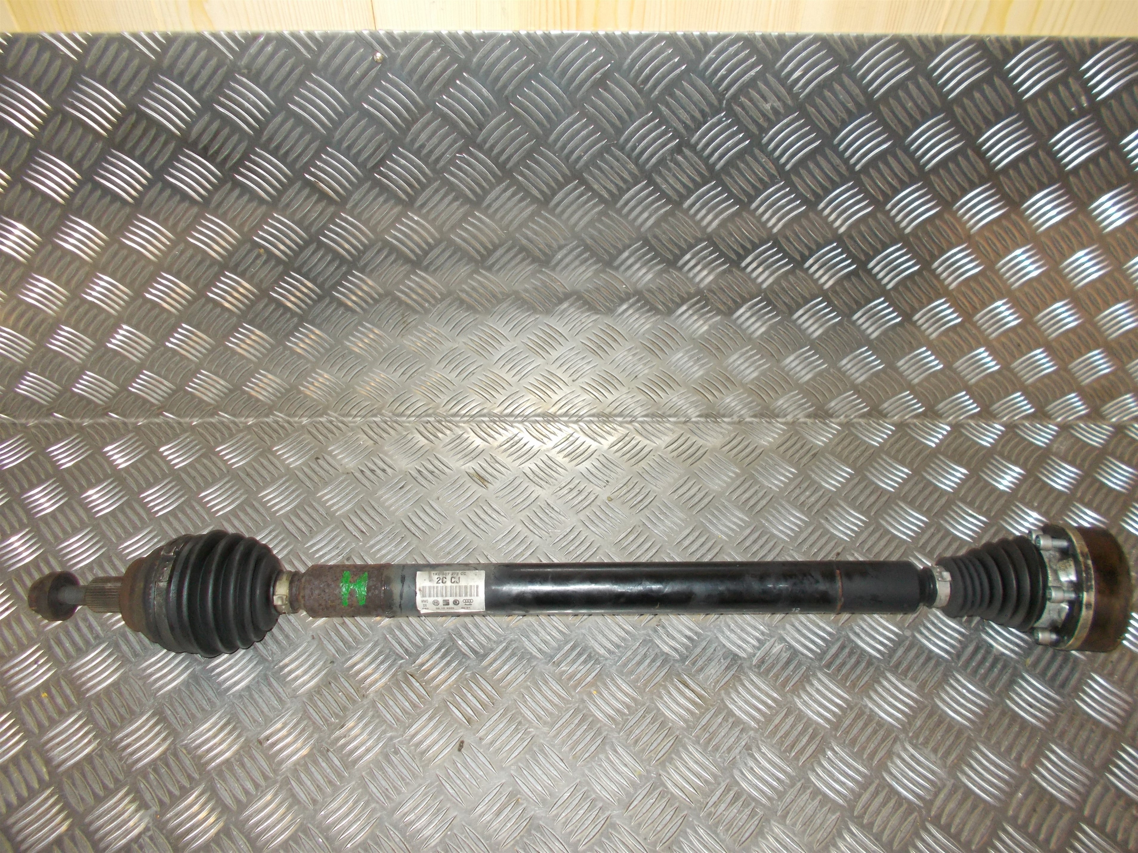 Skoda Octavia Trækaksel For H Med OEM Nr. 1K0407272CC Fra Skoda Ophugger