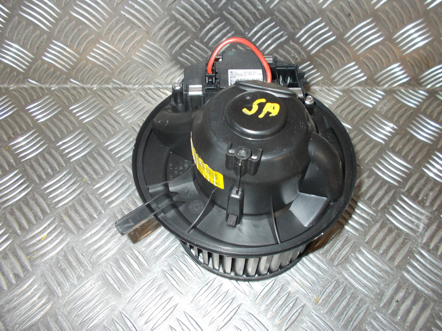 Skoda Octavia Varmeblæser Med OEM Nr. 1K1820015C Fra Skoda Ophugger