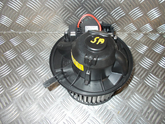 Skoda Octavia Varmeblæser Med OEM Nr. 1K1820015C Fra Skoda Ophugger