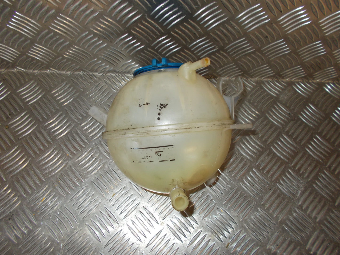 Skoda Octavia Ekspansionsbehold Med OEM Nr. 1K0121407A Fra Skoda Ophugger