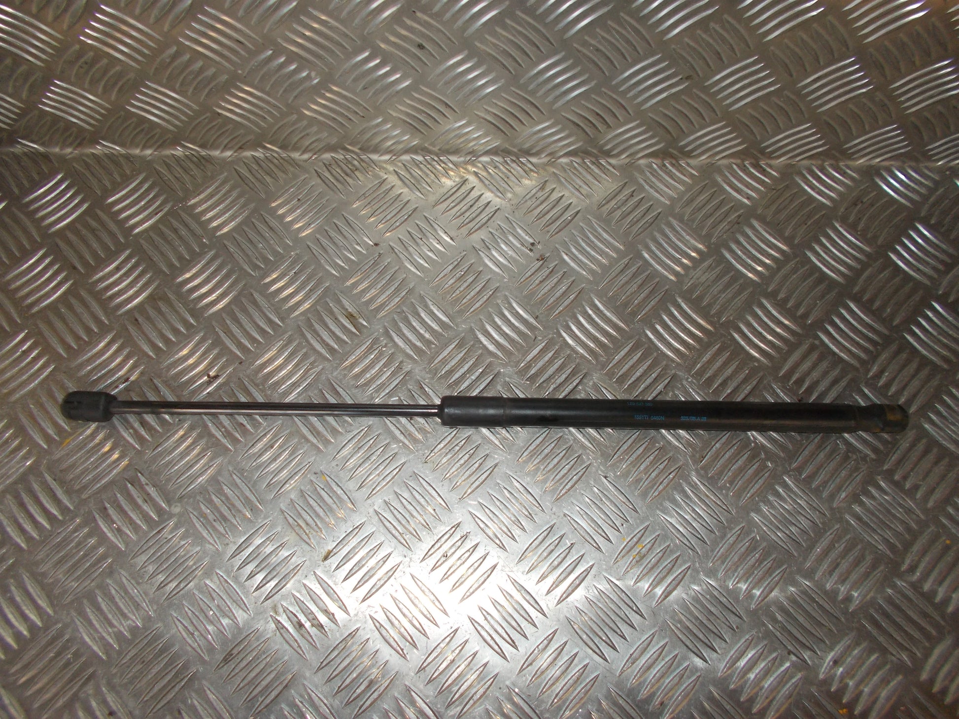 Skoda Octavia Bagklapsdæmper Med OEM Nr. 1Z9827550 Fra Skoda Ophugger