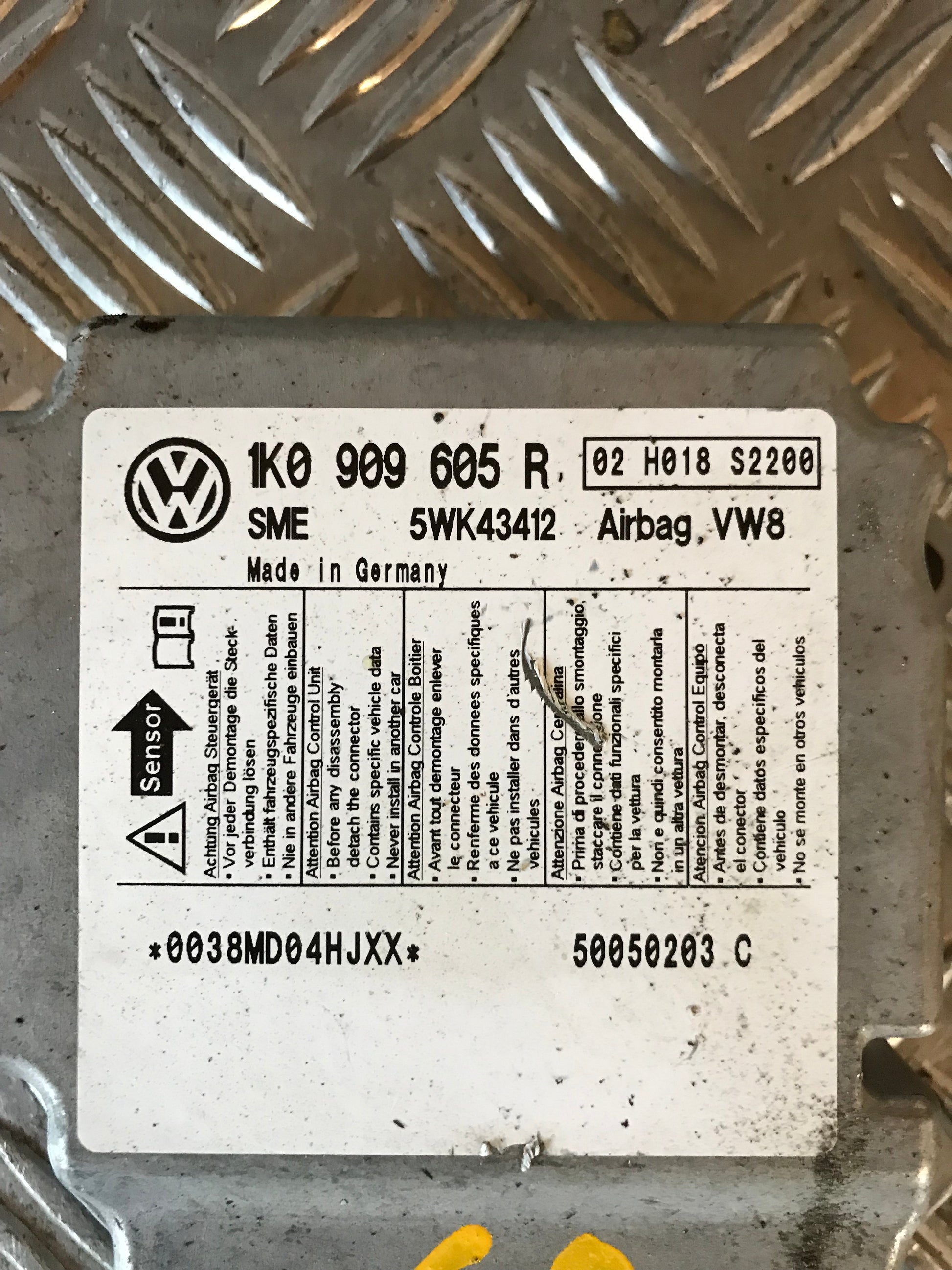 Skoda Octavia Airbag Elboks Med OEM Nr. 1K0909605R Fra Skoda Ophugger