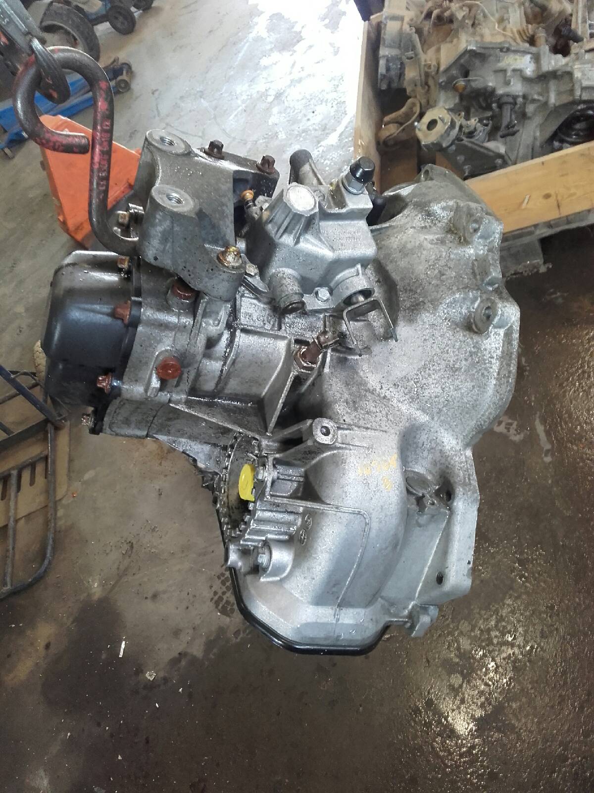 Opel Corsa D Gearkasse 5 Trin Med OEM Nr. F13C429 Fra Opel Ophugger