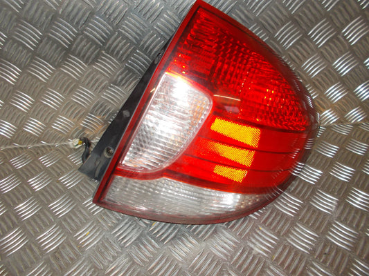 Kia Rio DC Baglygte Med OEM Nr. Ophugger Fra Kia Ophugger