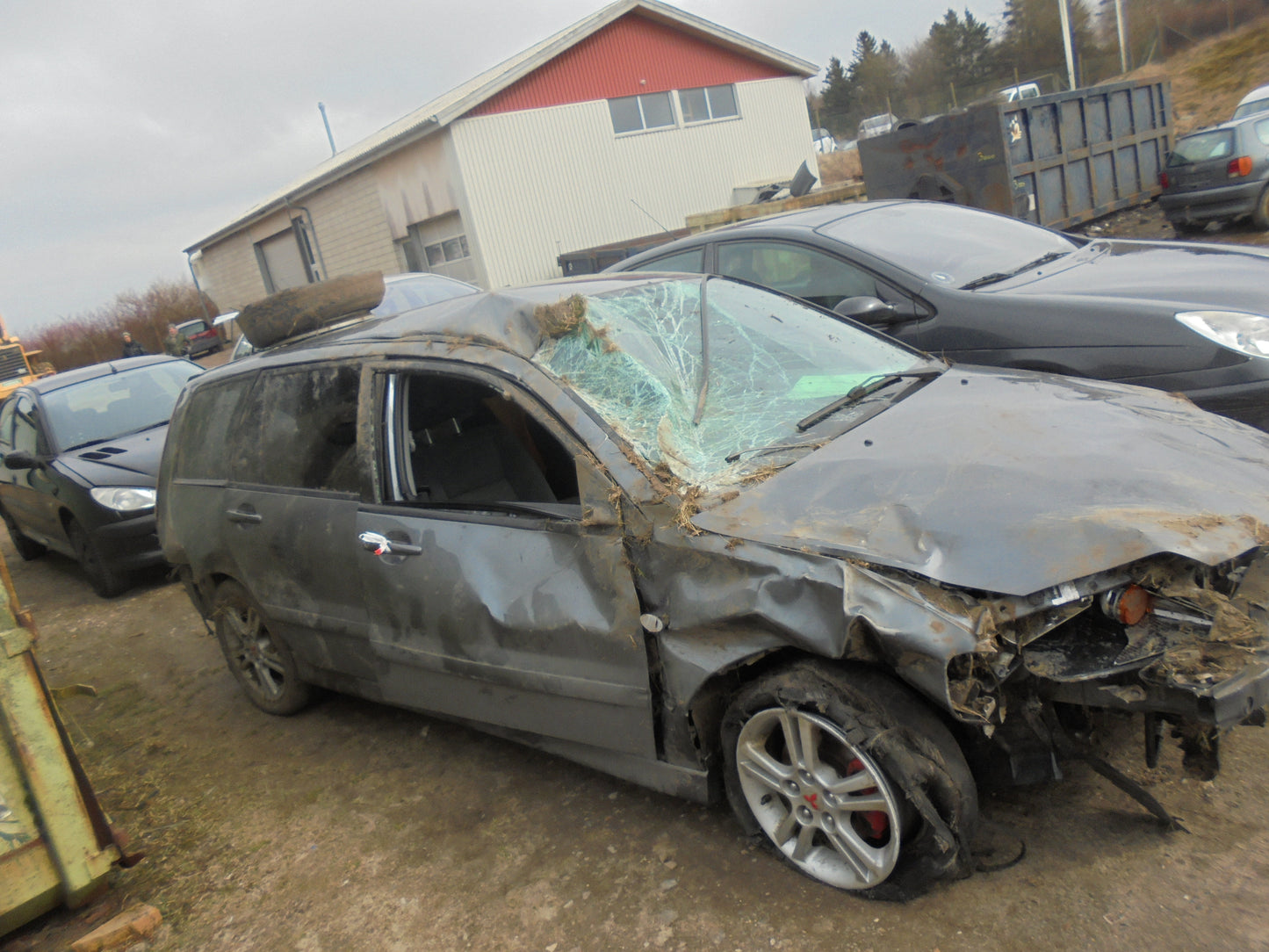 Mitsubishi Lancer Pluk-Selv-Bil Med OEM Nr. Ophugger Fra Mitsubishi Ophugger