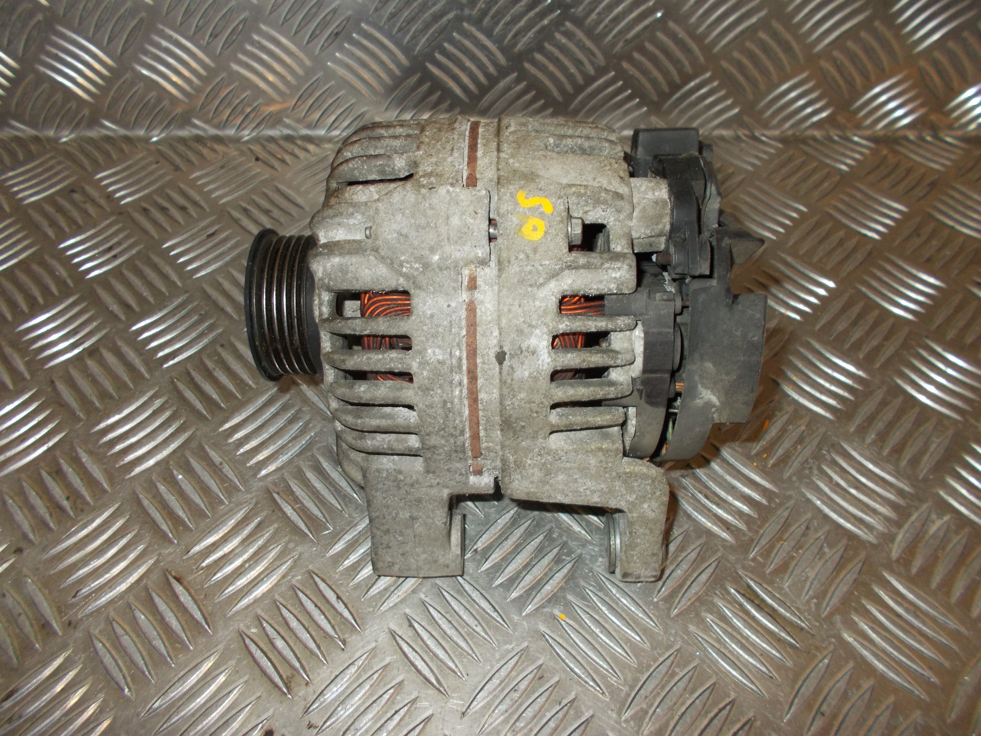 Opel Corsa D Generator Med OEM Nr. 93190138 Fra Opel Ophugger