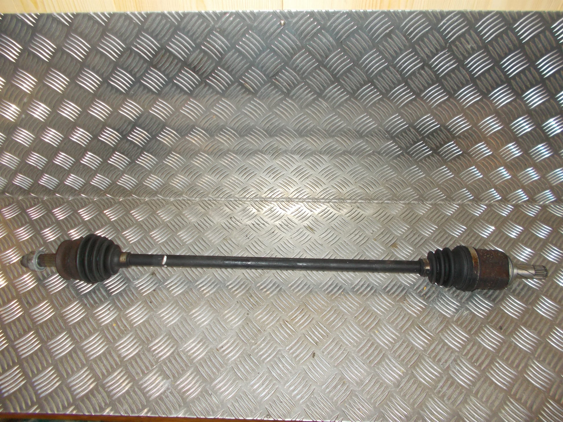 Opel Corsa D Trækaksel For H Med OEM Nr. Ophugger Fra Opel Ophugger