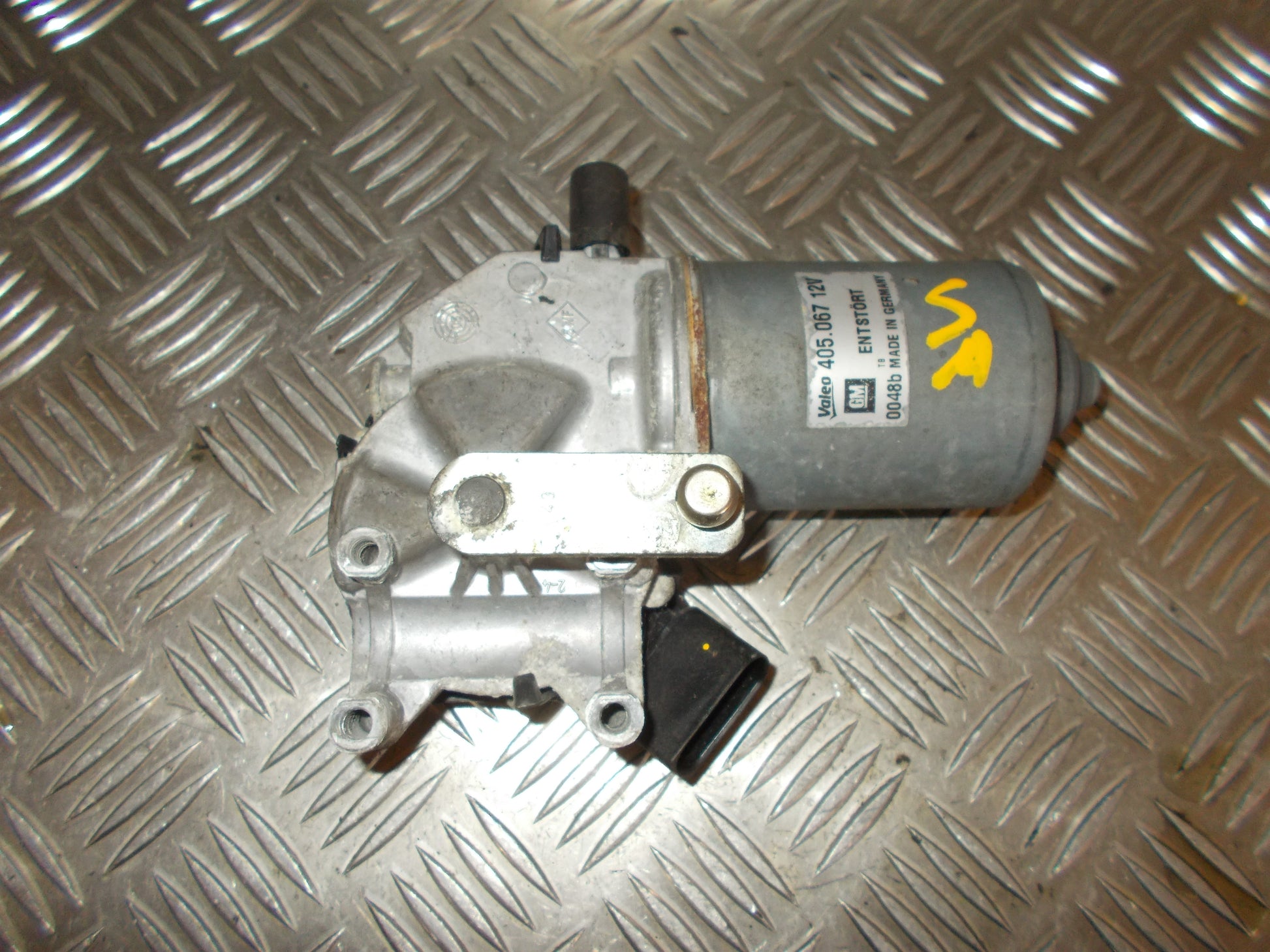 Opel Corsa D Viskermotor Med OEM Nr. 405067 Fra Opel Ophugger