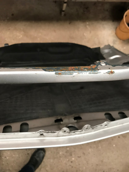 Mercedes E W210 Fronthjelm Med OEM Nr. Ophugger Fra Mercedes Ophugger