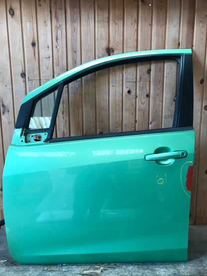Suzuki Splash Fordør V Med OEM Nr. 6800251K00 Fra Suzuki Ophugger
