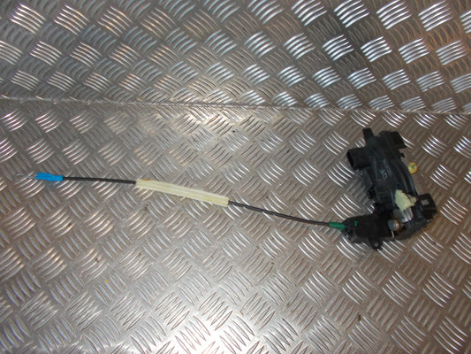 Opel Zafira B Dørlås Med OEM Nr. 13210748 Fra Opel Ophugger