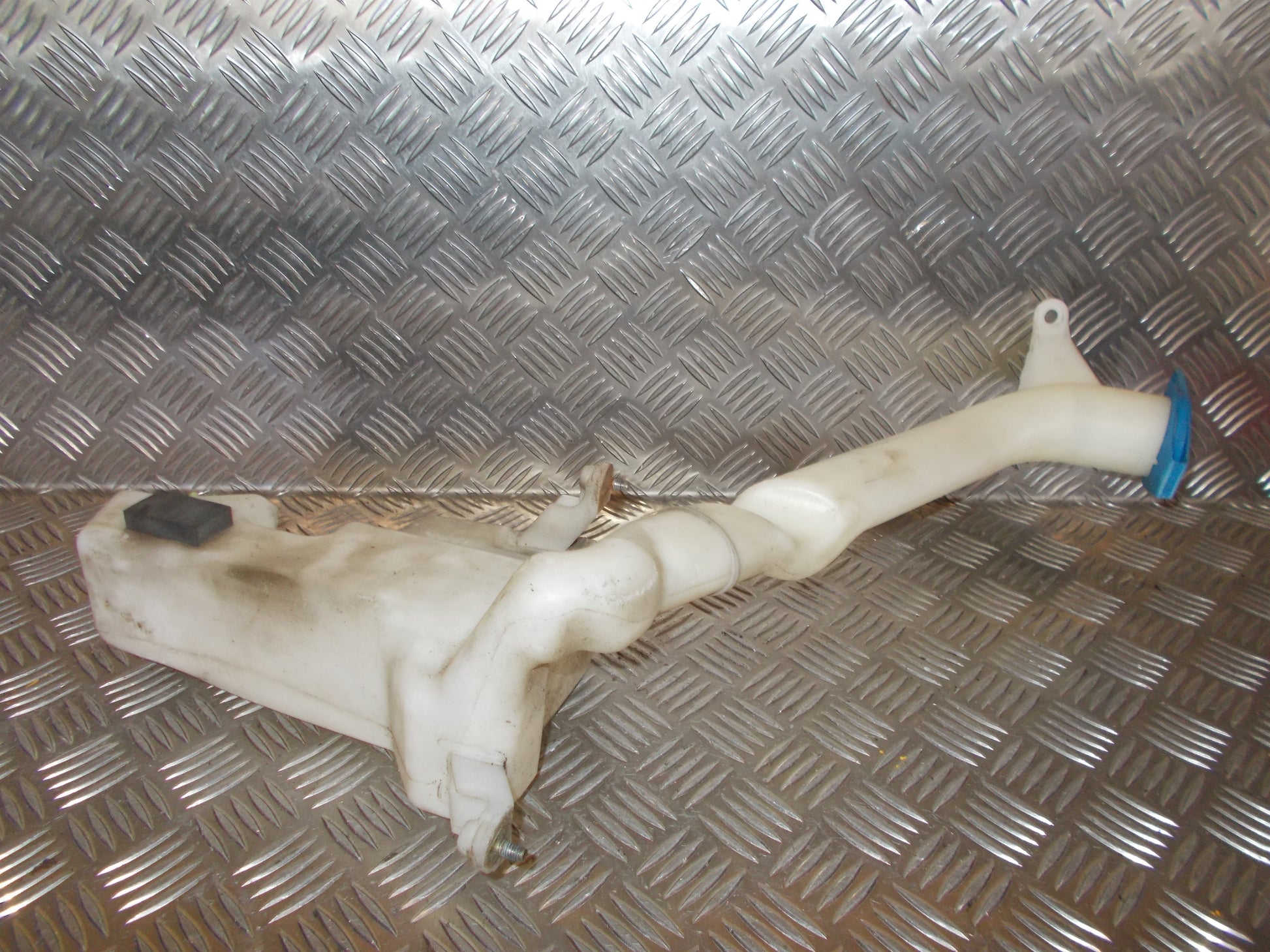 VW Fox 5Z Sprinkler M/Motor Med OEM Nr. 6Q0955153N Fra VW Ophugger